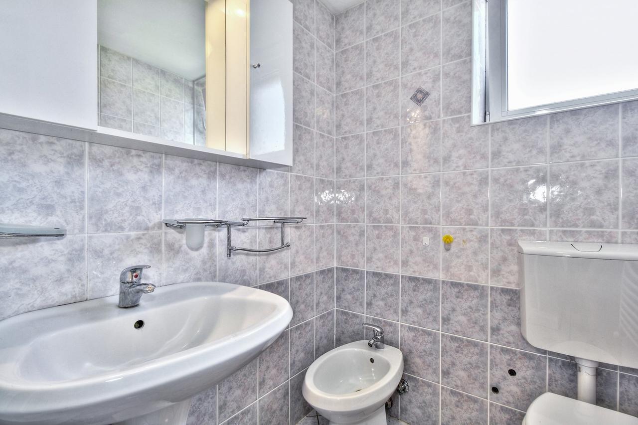 Lana House With Apartment Petrovija Exterior photo